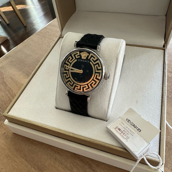 VERSACE
Greca Chic Quartz Black Women's Watch - Picture 3 of 11